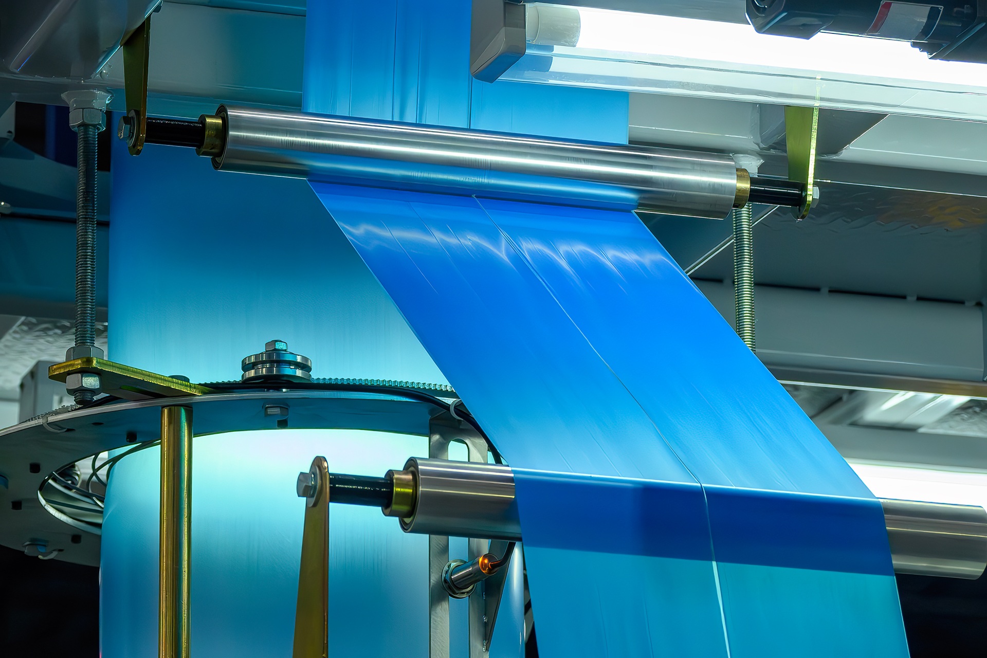 Blaufolie in technischer Verarbeitung | ETFE-Kunststoffe geeignet für die industrielle Anwendung  