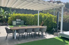 Pergolamarkise als stilvolle Terrassenloesung bei Markisen Wuppertal für Sonnenschutz im Garten