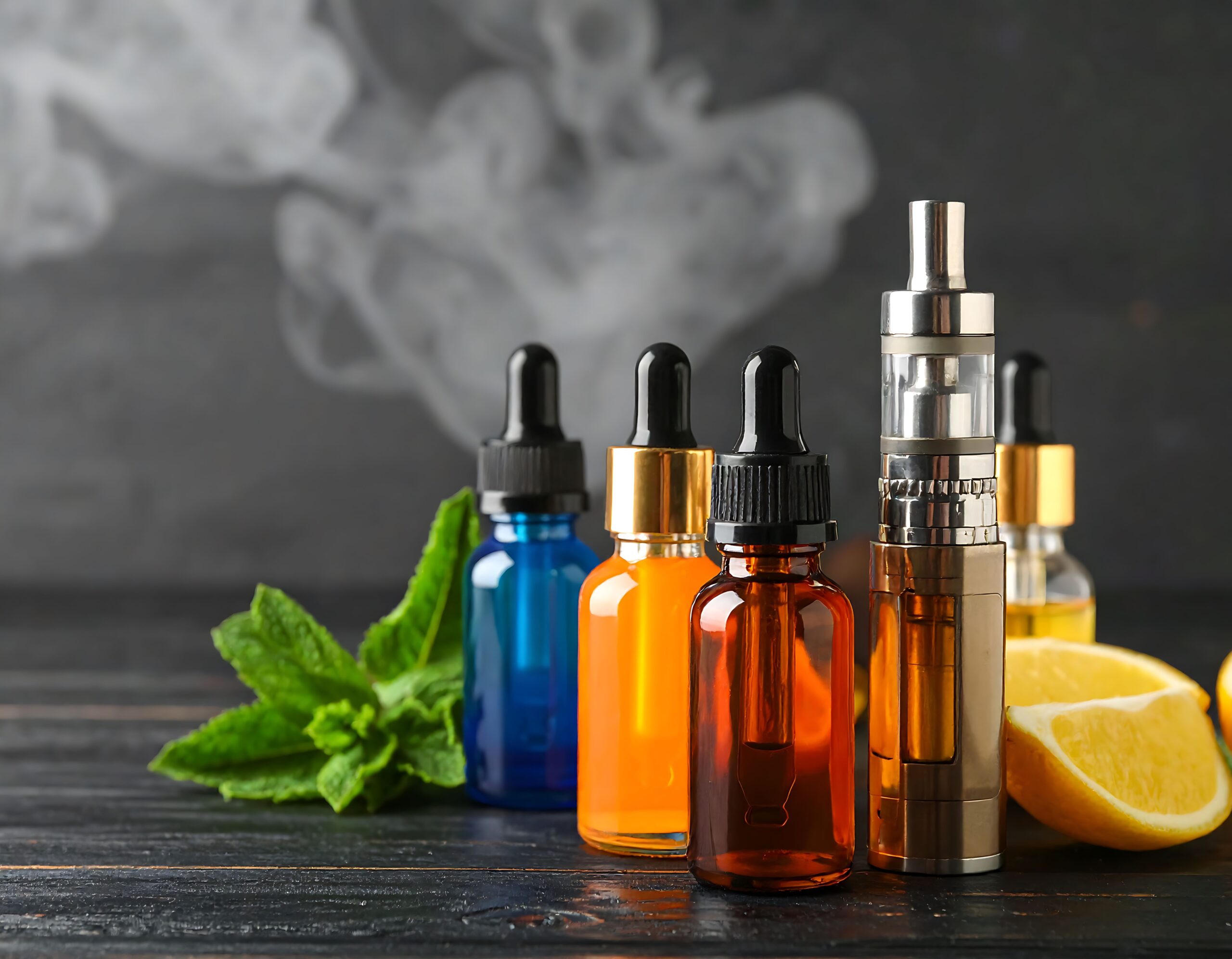 Verschiedene Elfbar Liquids mit Minzblatt und Zitrone
